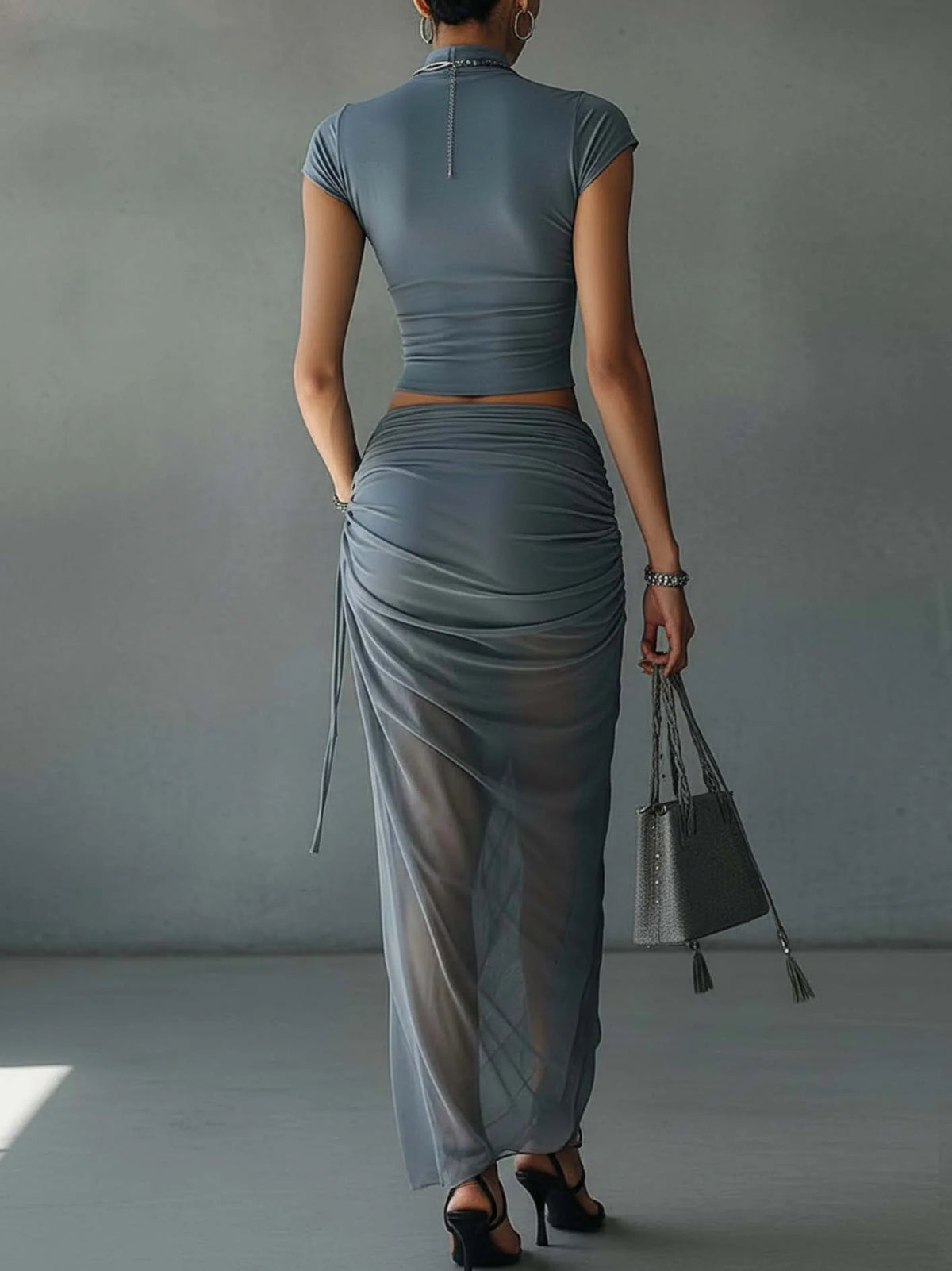 Jacqueline | Ensemble t-shirt court bleu et jupe drapée transparente