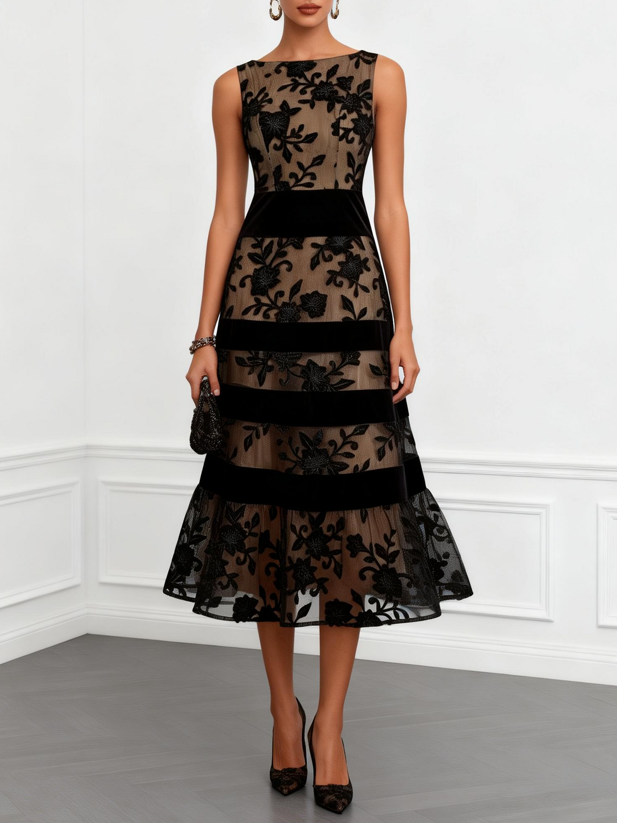 Solène | Robe midi trapèze noire à imprimé floral et sans manches