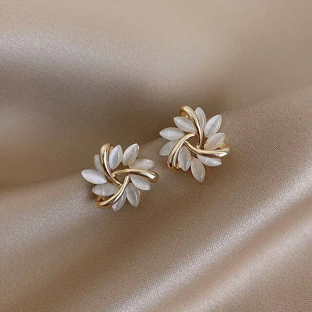Léonie | Boucles d'Oreilles Opale Dorées Élégantes