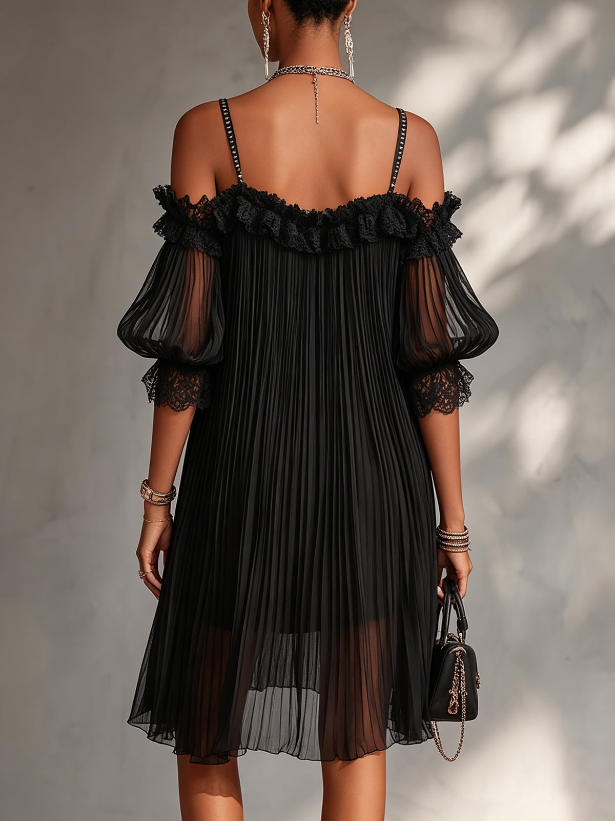 Camille | Robe Mini Noire à Épaules Dénudées