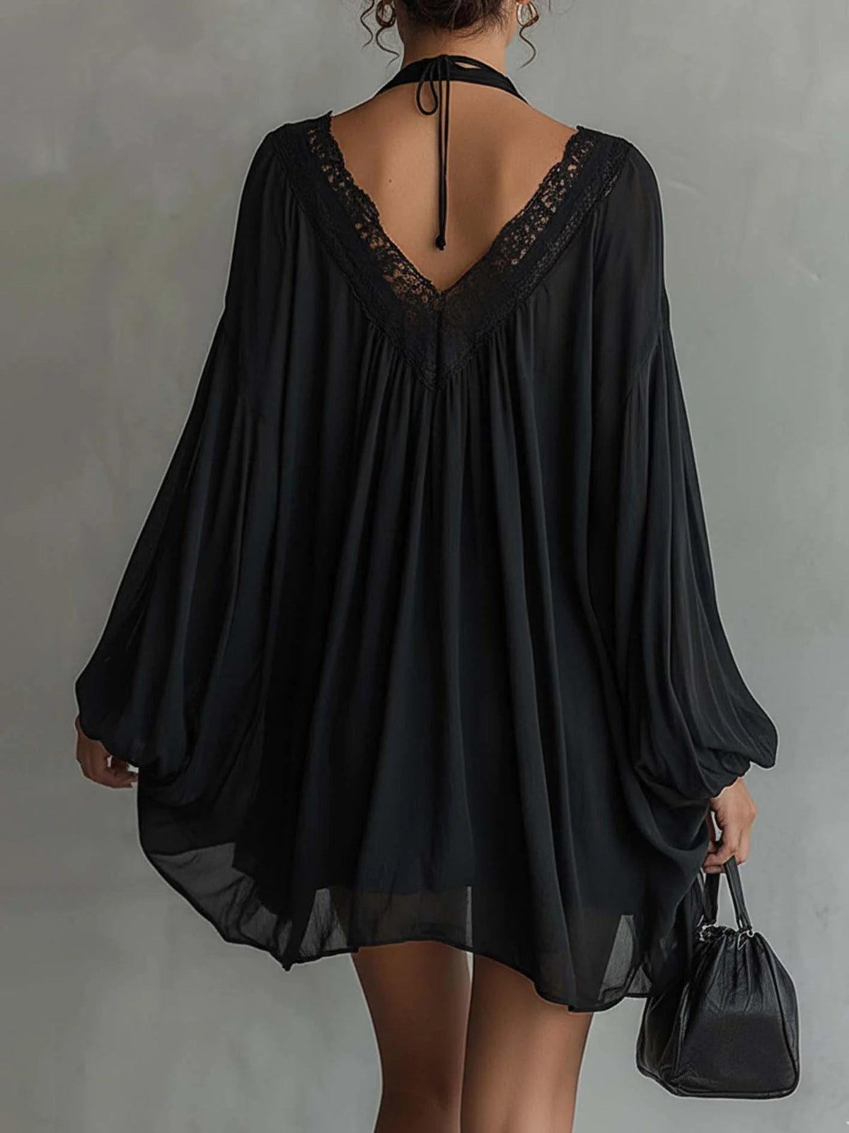Cassandre | Mini Robe Noire à Col Délicat