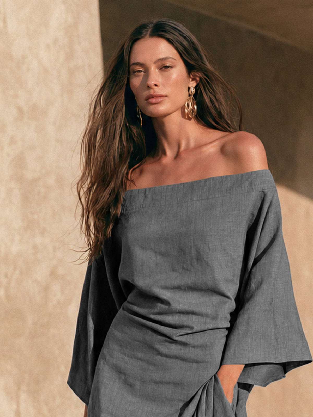 Aure | Robe Maxi Minimaliste Épaules Dénudées à Ourlet Volanté et Manches Évasées
