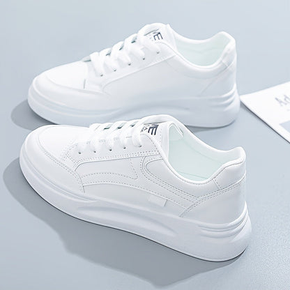 Sneakers blanches chic au confort léger