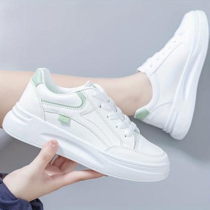 Sneakers blanches chic au confort léger