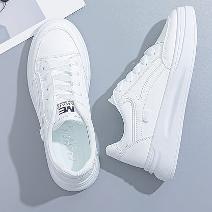 Sneakers blanches chic au confort léger
