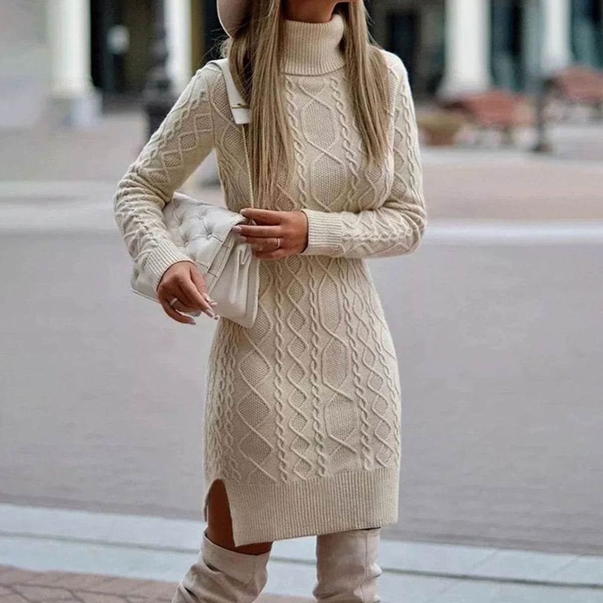 Nathalie | Robe Pull Midi Torsadée à Col Roulé et Fente Latérale