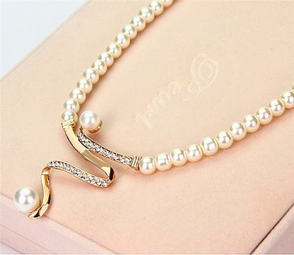 Set Collier & Boucles d'Oreilles en Perles