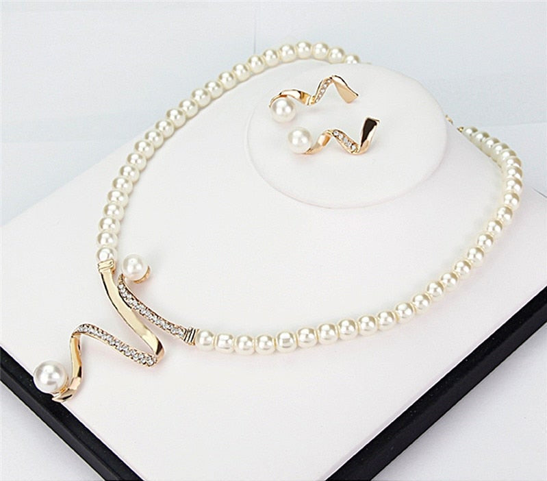 Set Collier & Boucles d'Oreilles en Perles