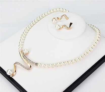 Set Collier & Boucles d'Oreilles en Perles