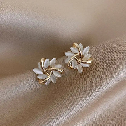 Léonie | Boucles d'Oreilles Opale Dorées Élégantes