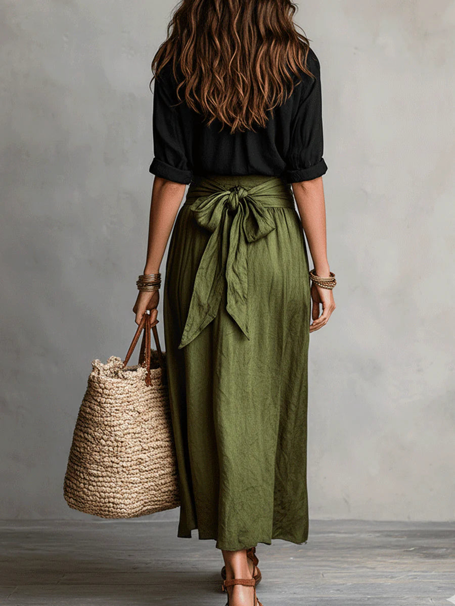 Vera – Ensemble Deux Pièces : T-shirt Noir et Jupe Midi Vert Olive