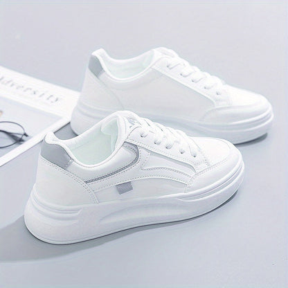 Sneakers blanches chic au confort léger