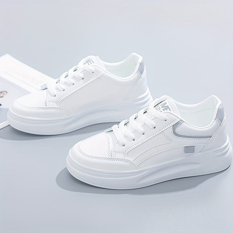 Sneakers blanches chic au confort léger