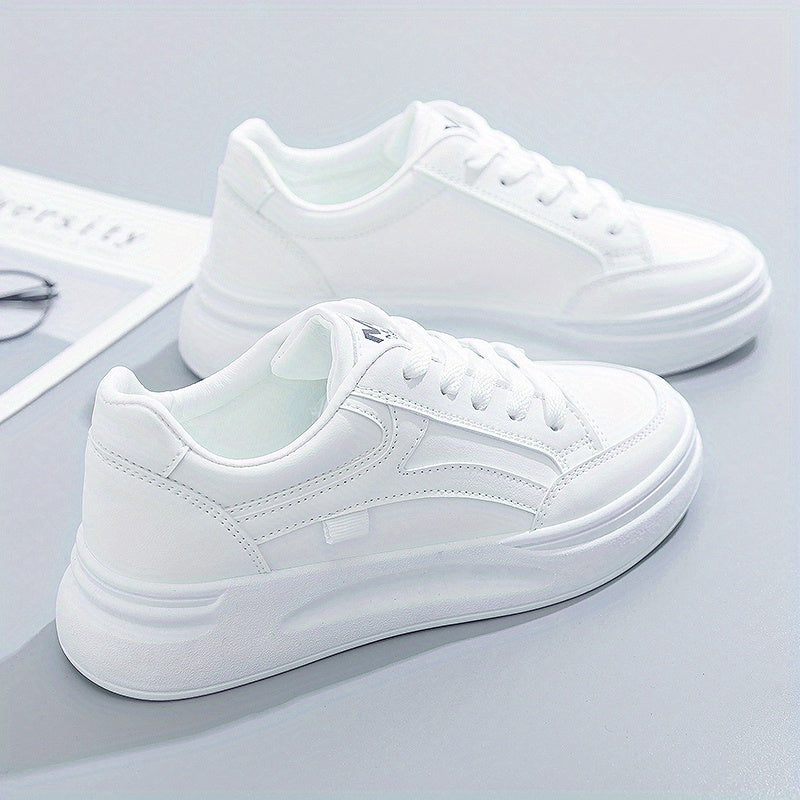 Sneakers blanches chic au confort léger