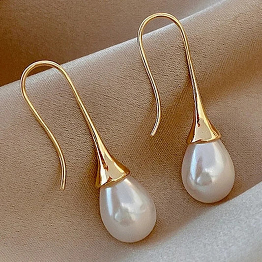 Colette | Boucles d'Oreilles Pendantes Perle Classiques