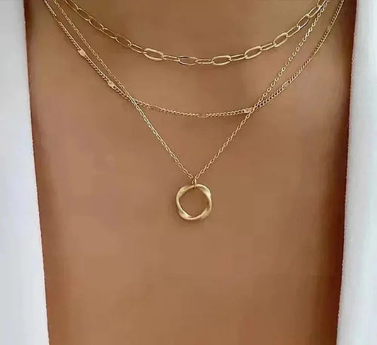 Héloïse | Collier Chaîne Dorée Superposée & Pendentif