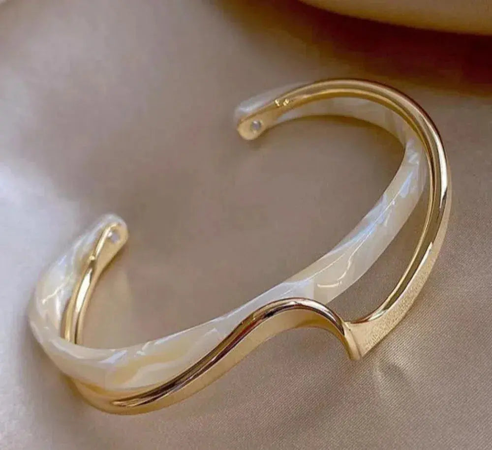 Bracelet Manchette Doré Opale Blanche